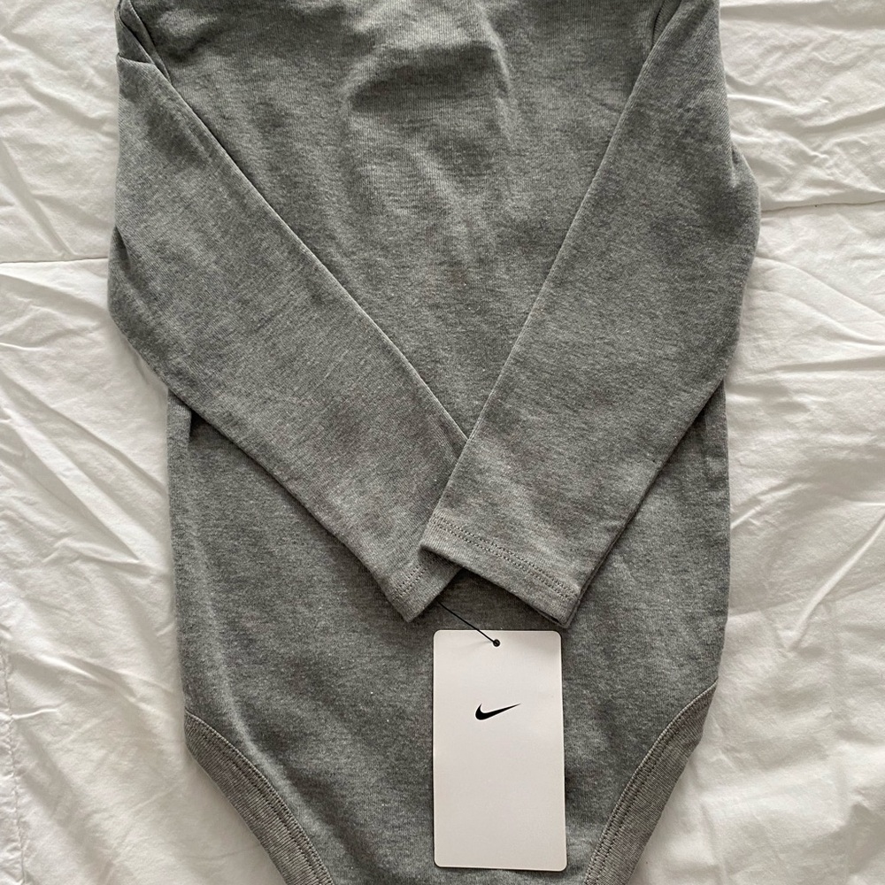 Nike Toddler Baby Boy Gray Long Sleeve Onesie BodySuit 24 Months NWT - Picture 7 of 7